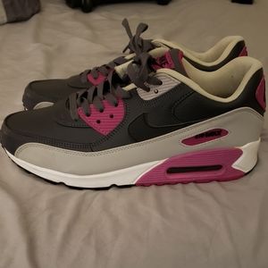Men's like new size 12 air max 90